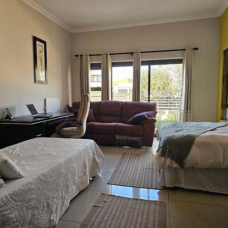 סווקופמונד Cora'S Boutique Bed & Breakfast מראה חיצוני תמונה